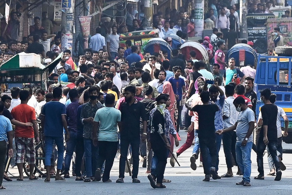 Levi's and H&M Halt Production Amidst Bangladesh Labor Protests