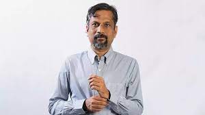 Zoho Ventures into Smaller AI Models, CEO Vembu Emphasizes Focus on Specific Domain Problems