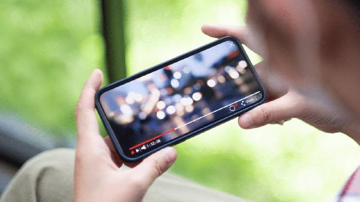 "Revolutionizing Mobile Streaming: Direct-to-Mobile Technology Set to Transform Digital Landscape"