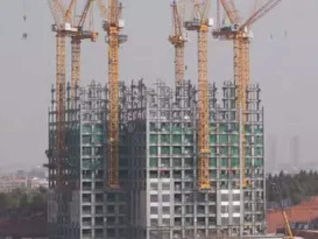 DLF's Privana South Luxury Residences Garner ₹7,200 Crore in Pre-Launch Sales