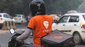 Ahmedabad Man Sets Record with ₹8 Lakh Gold Coin Purchase on Swiggy Instamart During Dhanteras : Report