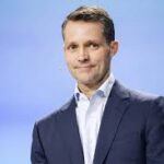 Nokia CEO Pekka Lundmark to Step Down, Intel's Justin Hotard Named Successor