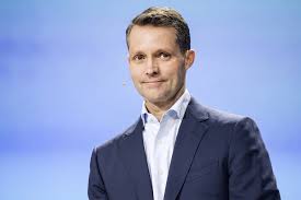 Nokia CEO Pekka Lundmark to Step Down, Intel's Justin Hotard Named Successor